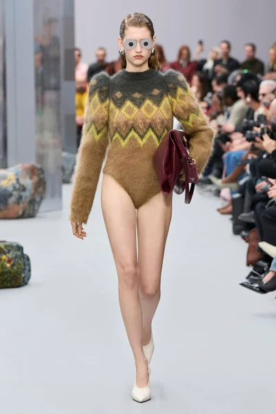 Look 7